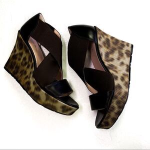 Taryn Rose Sawyer Wedge